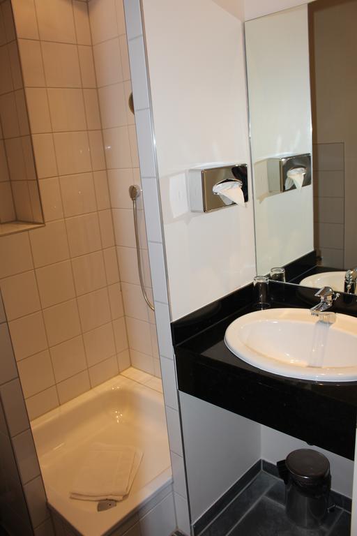 Hotel Bonjour Bad Soden am Taunus Szoba fotó