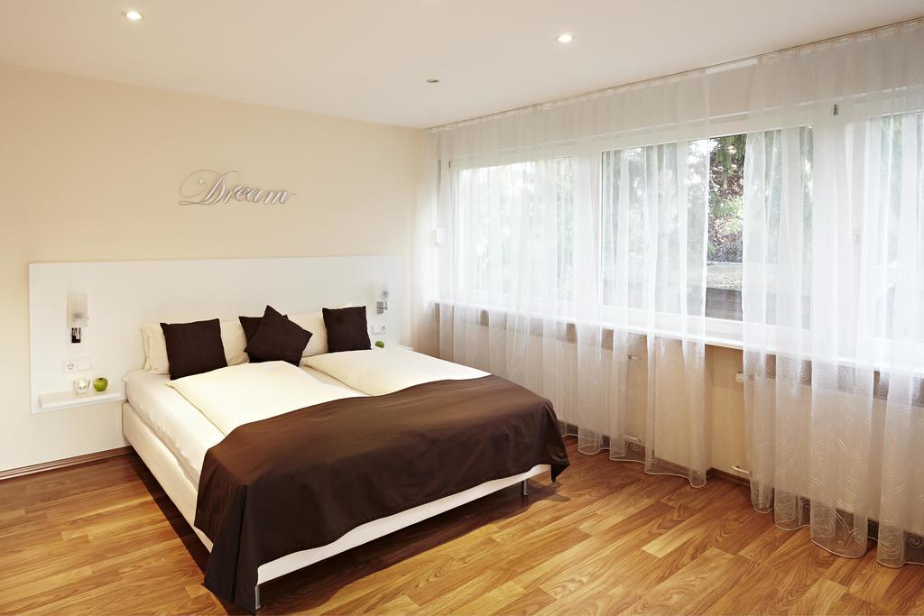 Hotel Bonjour Bad Soden am Taunus Szoba fotó