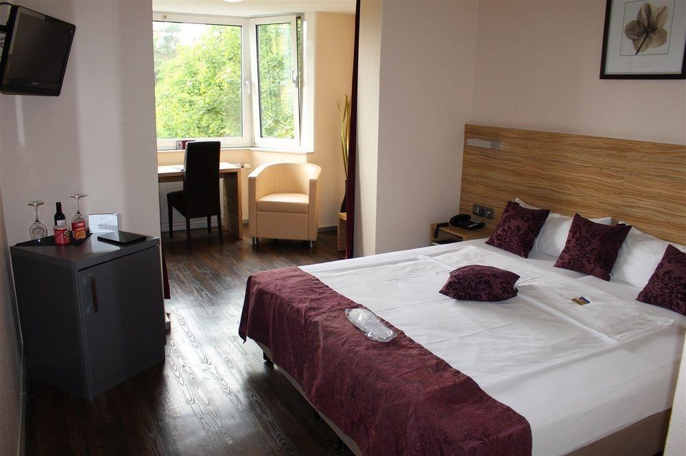 Hotel Bonjour Bad Soden am Taunus Kültér fotó