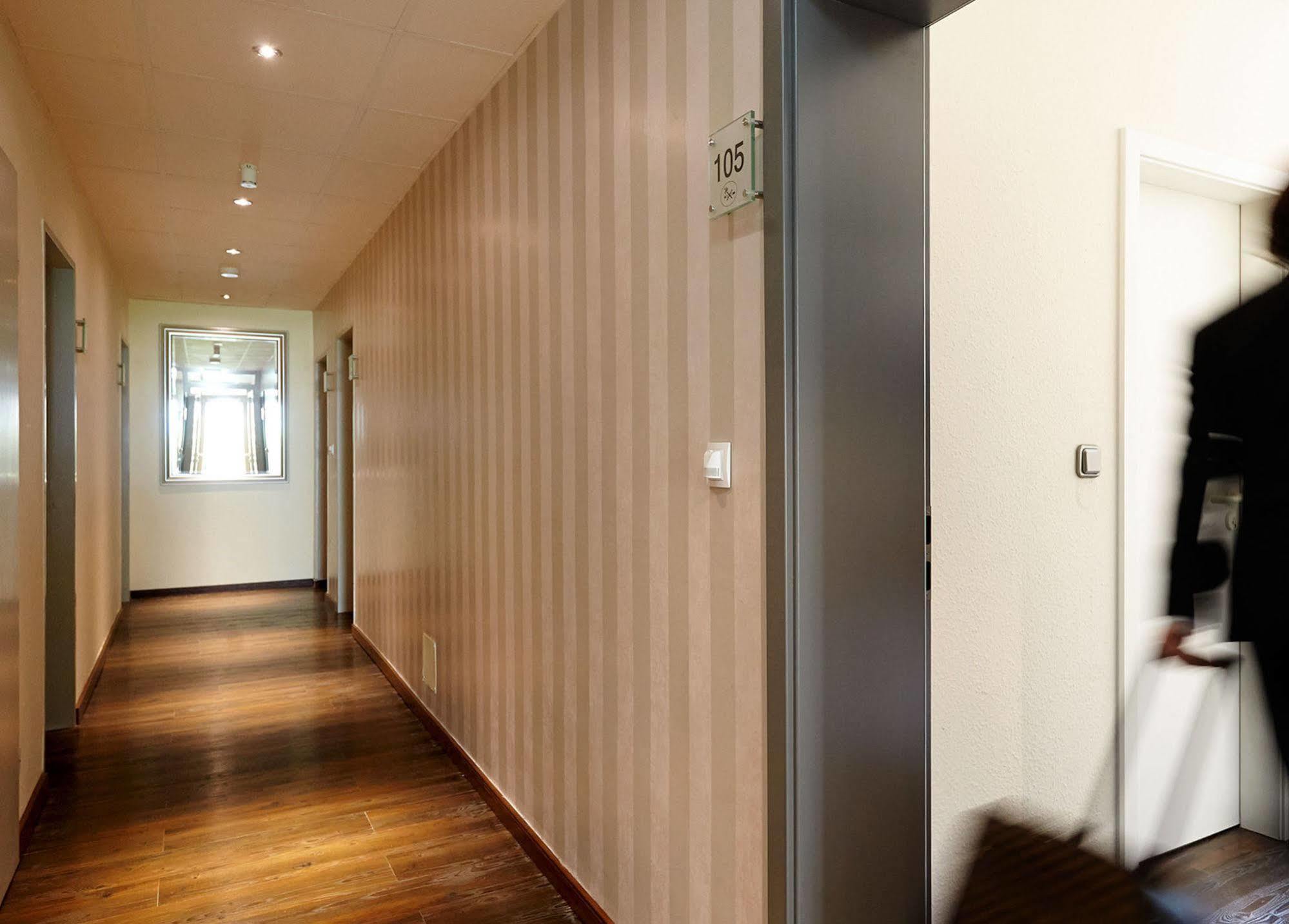 Hotel Bonjour Bad Soden am Taunus Kültér fotó